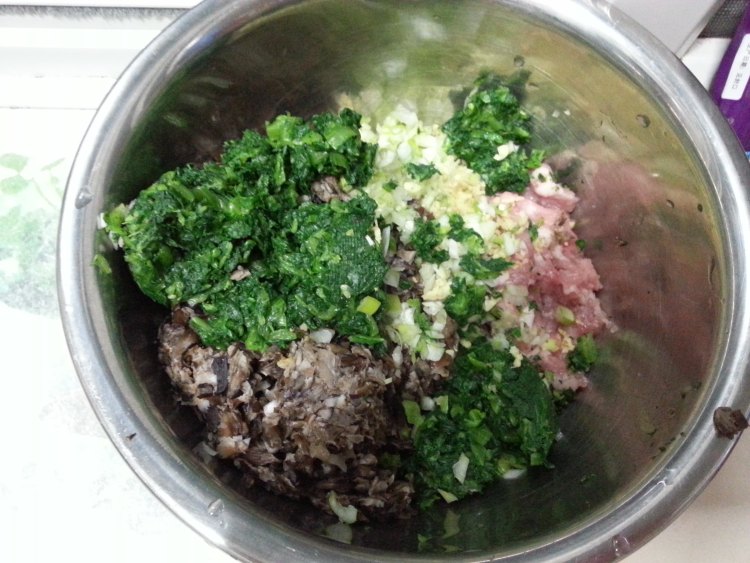 荠菜牛肉水饺步骤4