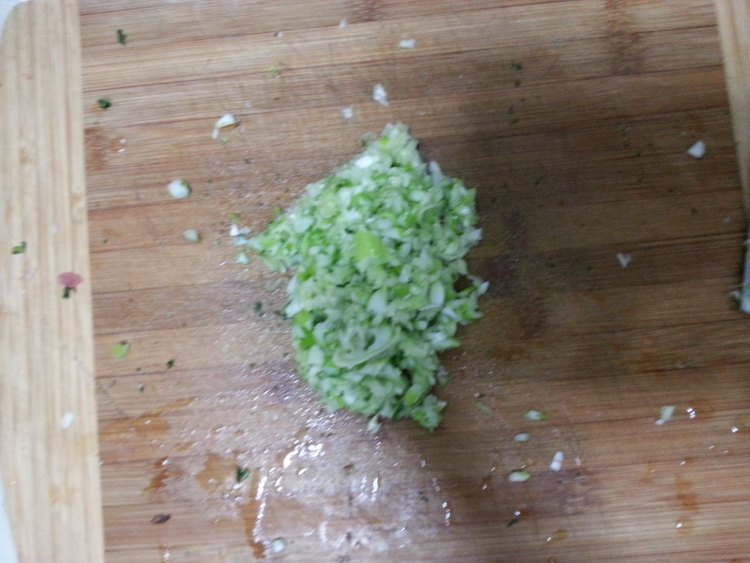 荠菜牛肉水饺步骤2