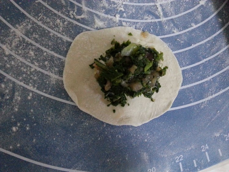 荠菜牛肉水饺步骤8