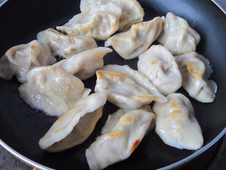 孜然煎饺步骤4
