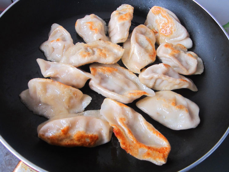 孜然煎饺步骤5