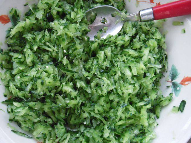 黄瓜鸡蛋香菇饺子步骤7