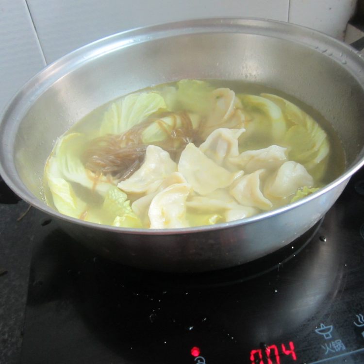 白菜南粉煮饺子步骤9