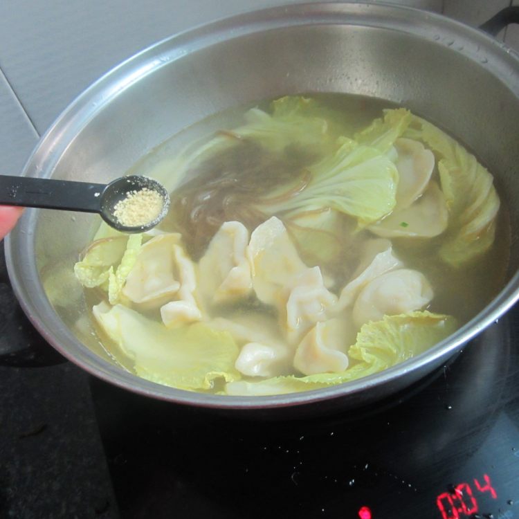 白菜南粉煮饺子步骤10