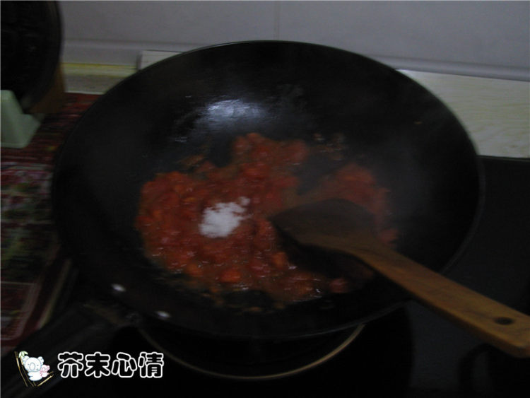 番茄木耳烩饺子步骤5