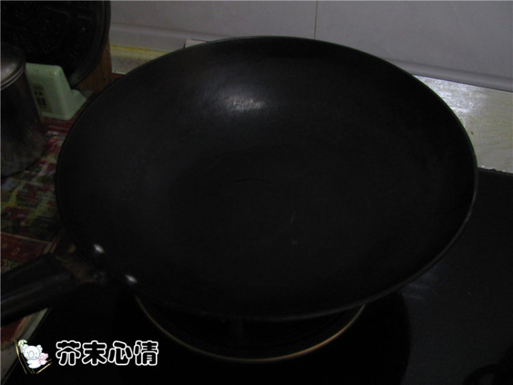 番茄木耳烩饺子步骤1