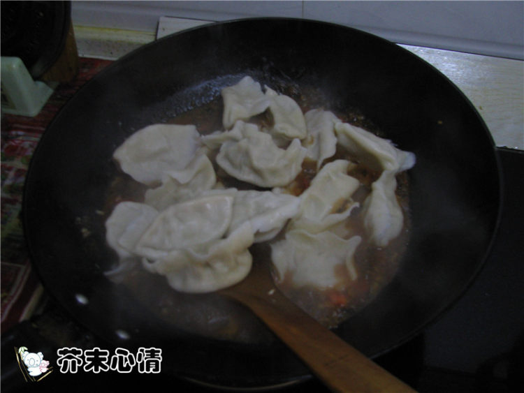 番茄木耳烩饺子步骤10
