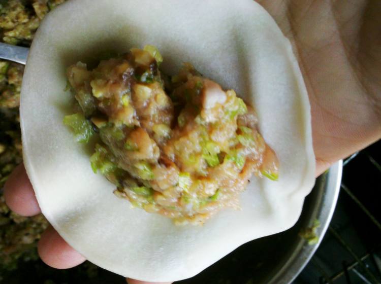 香菇芹菜鲜肉饺步骤7