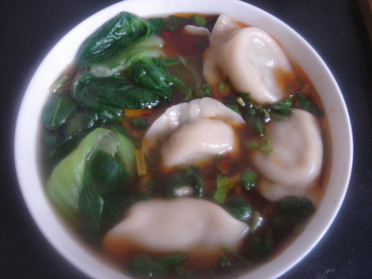 酸汤红油水饺步骤6