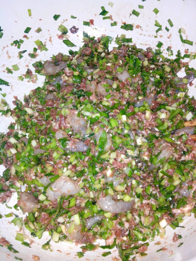 韭菜虾仁猪肉饺子步骤1