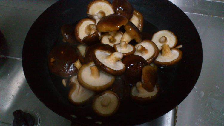 玉米面香菇肉水饺步骤4