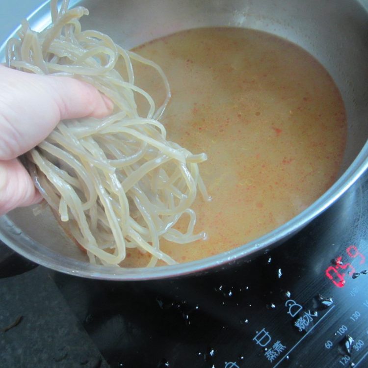 麻辣粉丝饺子步骤6