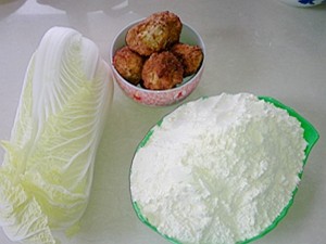 肉圆白菜饺子步骤1