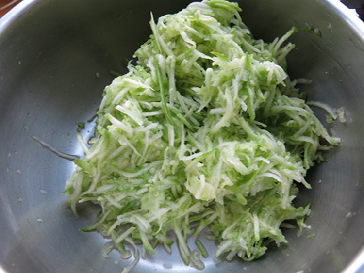 西葫芦韭菜冰花煎饺步骤5