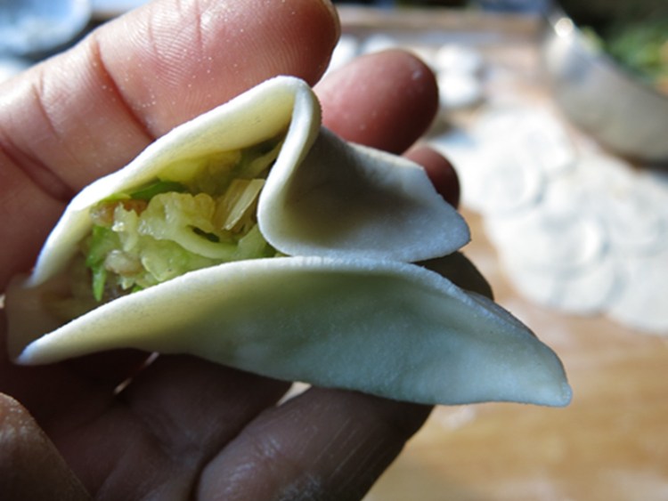 西葫芦韭菜冰花煎饺步骤12