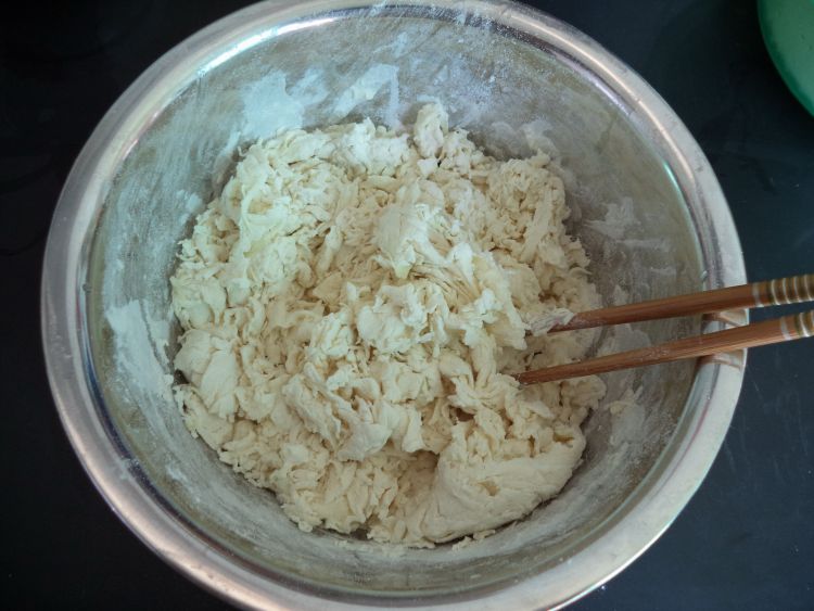 玉米胡萝卜猪肉饺子步骤1