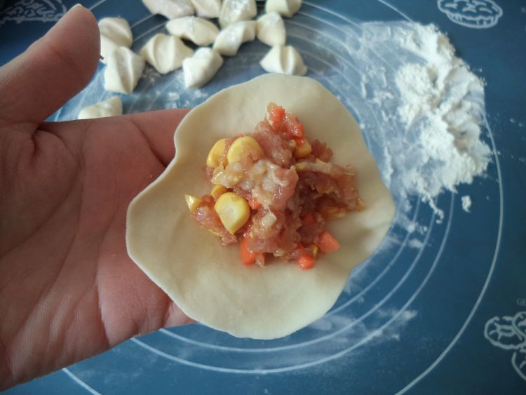 玉米胡萝卜猪肉饺子步骤11