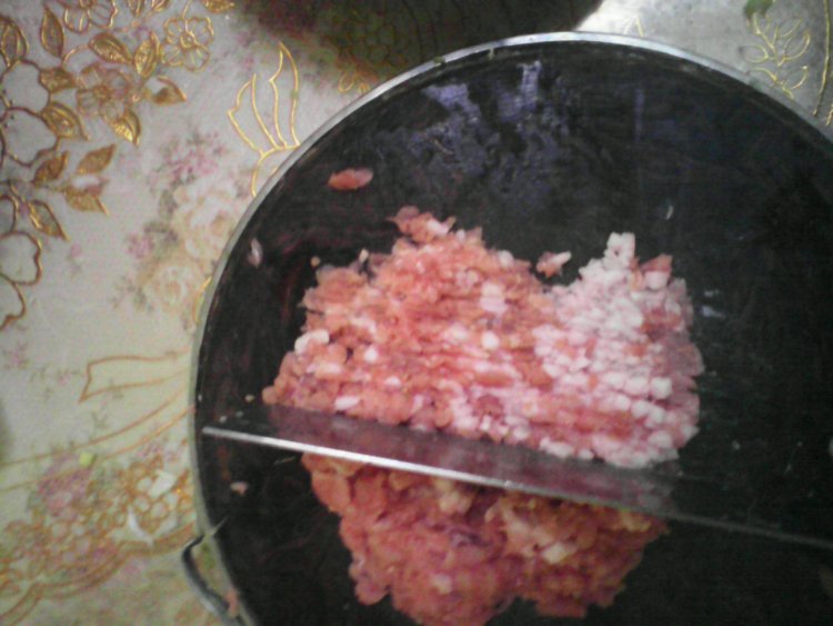 大葱鲜肉饺子步骤5