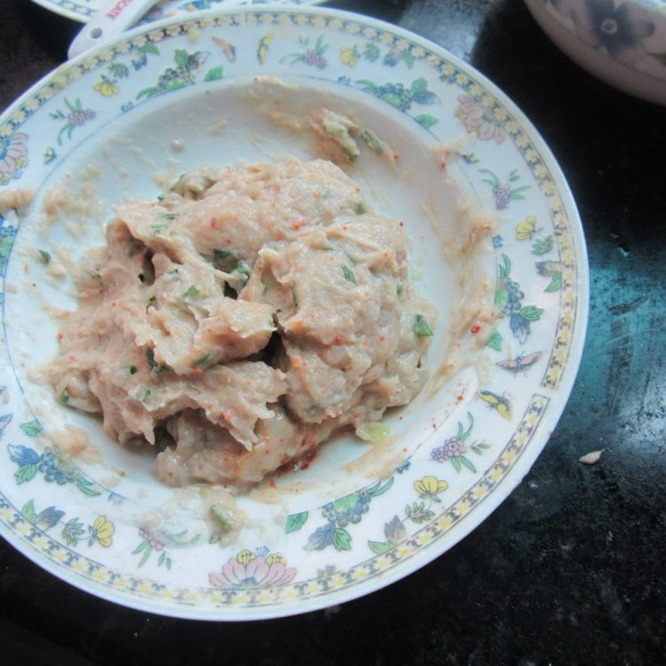 莴笋鱼泥饺子步骤5