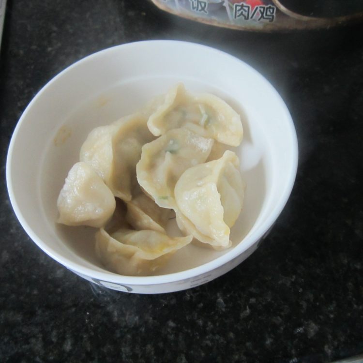 莴笋鱼泥饺子步骤13