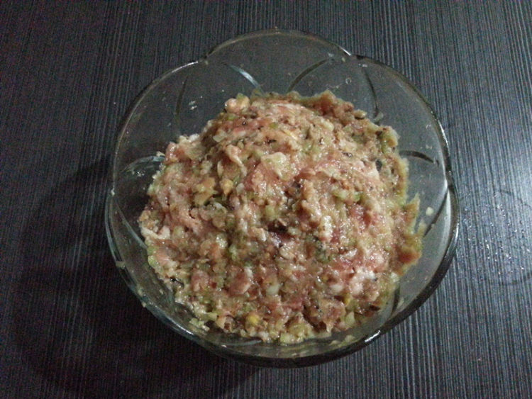 鲜菇芹菜猪肉水饺步骤7