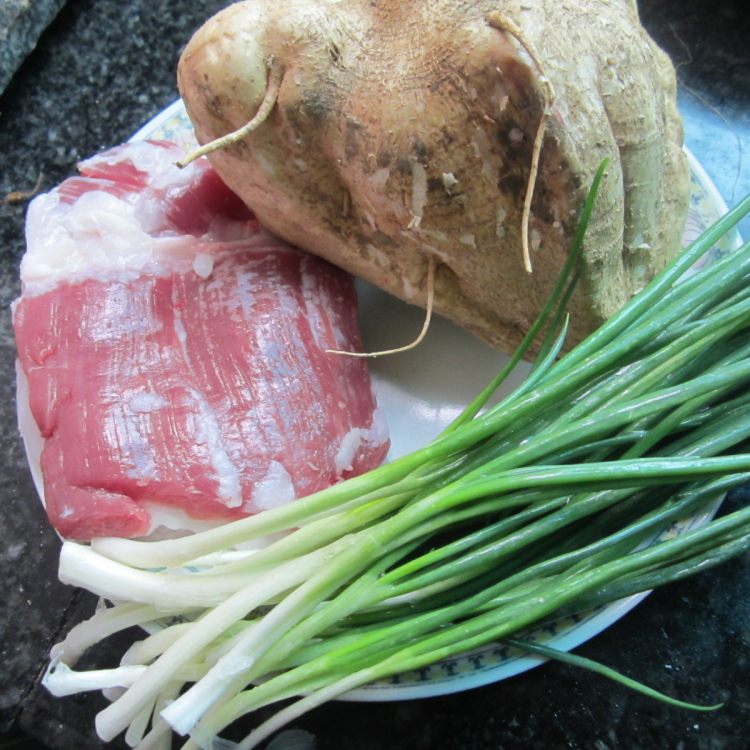 白薯猪肉饺子步骤1