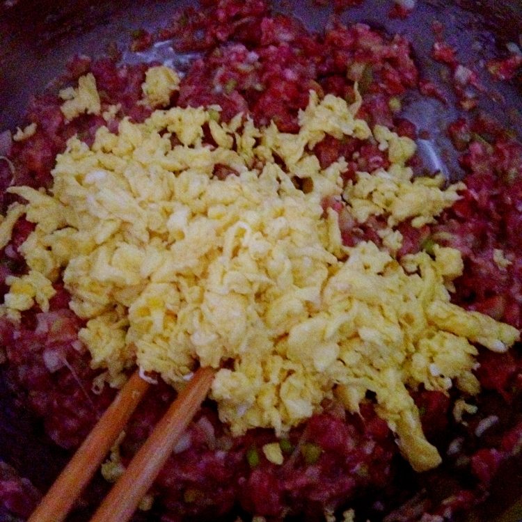烫面羊肉三鲜蒸饺步骤4