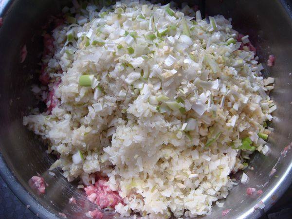 大肉萝卜馅煎饺步骤4