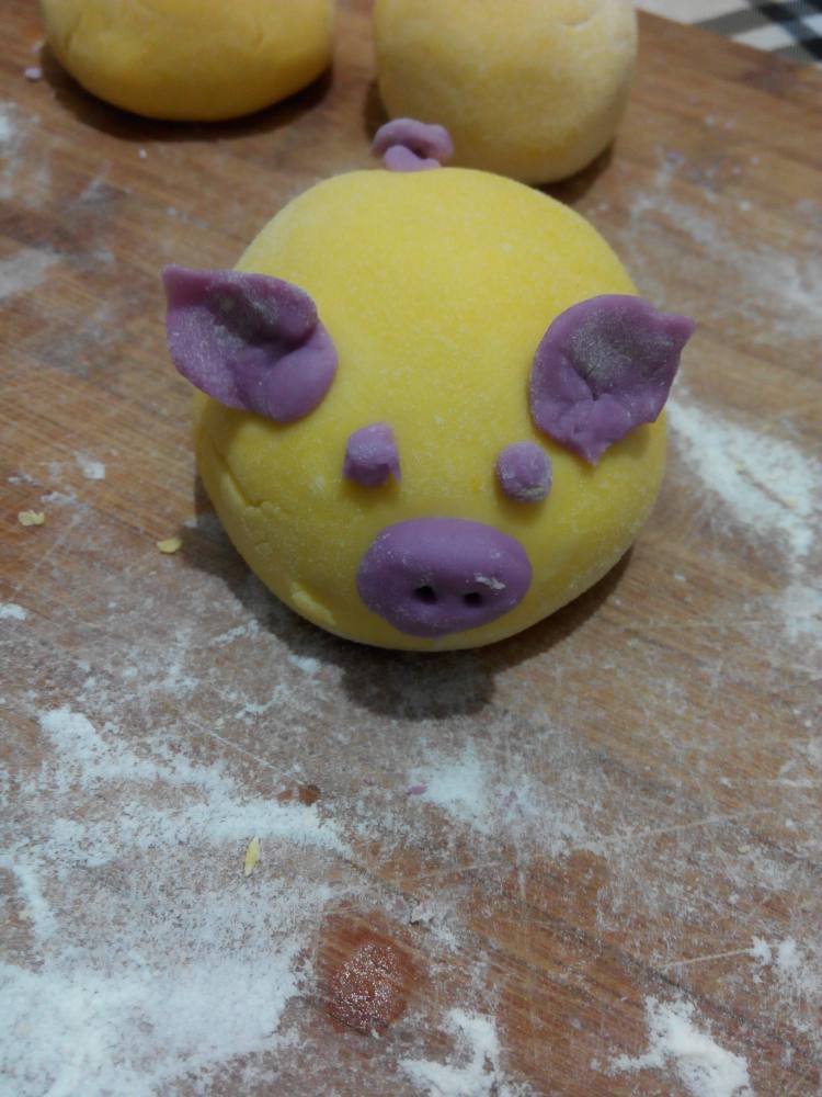 南瓜紫薯小猪馒头#多步骤7