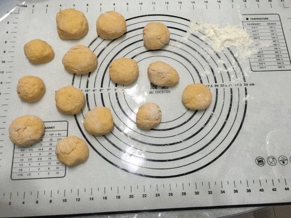 胡萝卜花样馒头步骤8