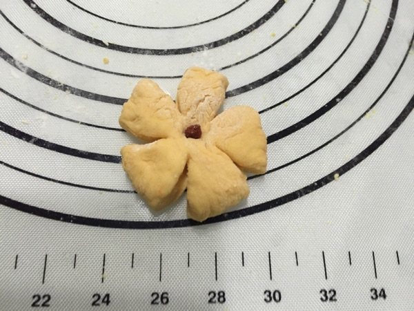 胡萝卜花样馒头步骤11