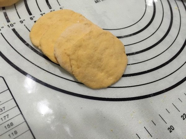 胡萝卜花样馒头步骤13
