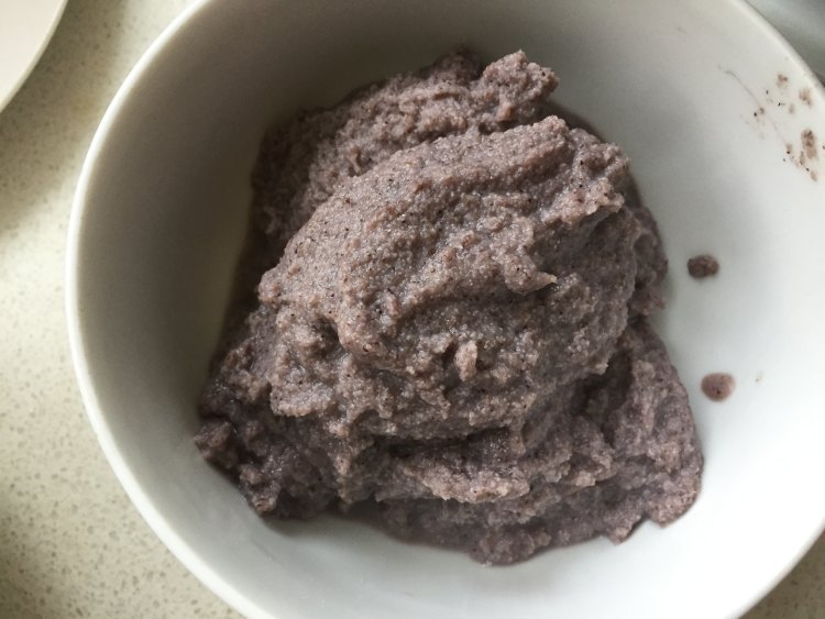 黑豆豆渣馒头步骤1
