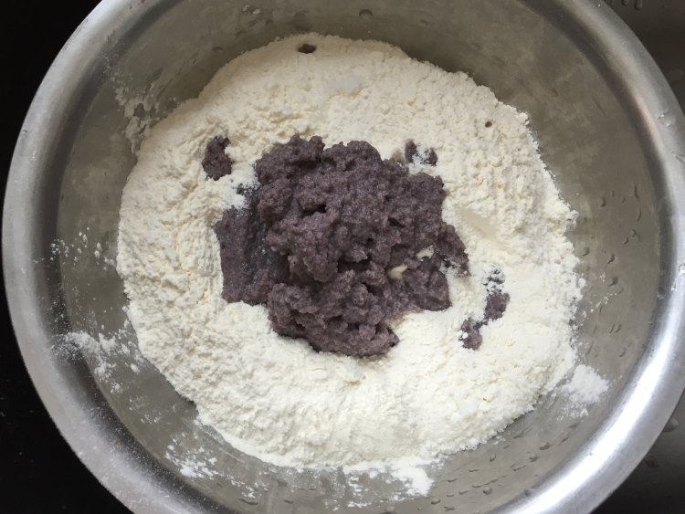 黑豆豆渣馒头步骤2