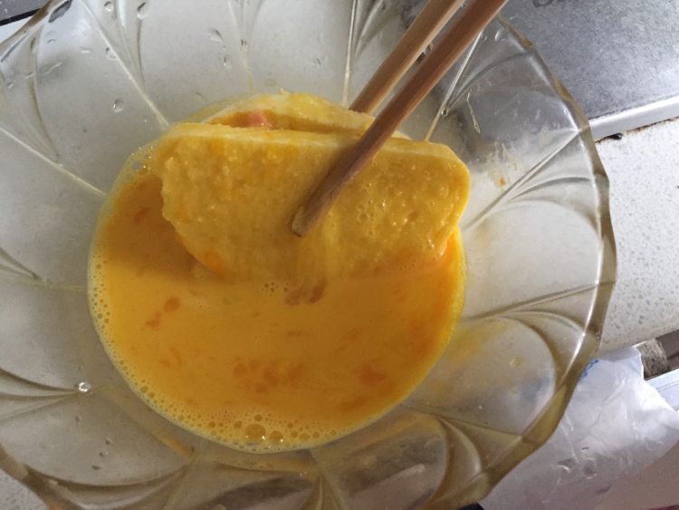 火腿肠煎馍片步骤6