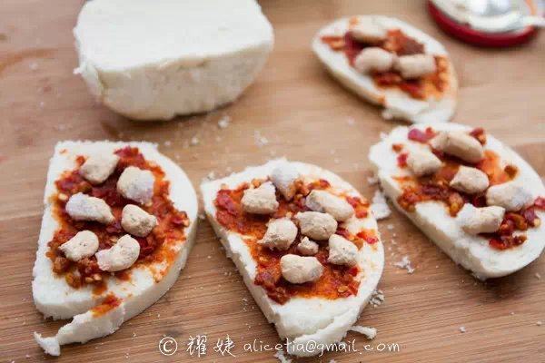 香辣牛肉粒馒头片步骤2