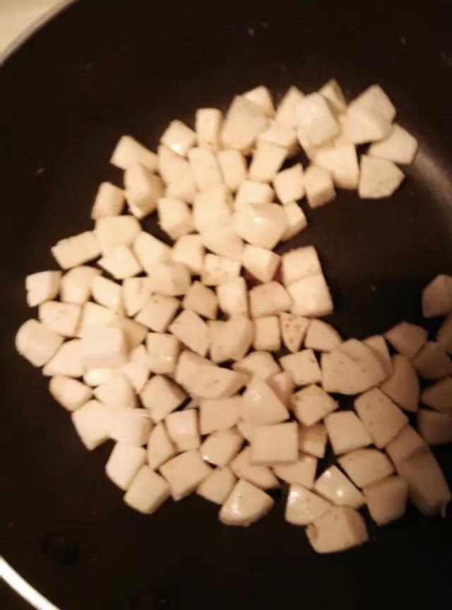 孜然炒馒头粒儿步骤2