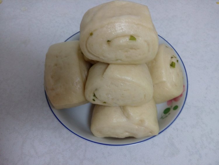 葱花馒头步骤10