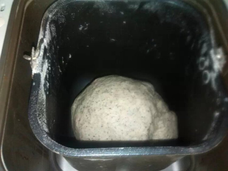 黑芝刀切馒头步骤3