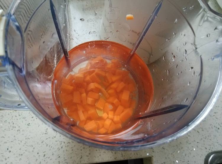 胡萝卜汁馒头步骤1