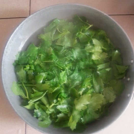 芹菜馒头步骤1
