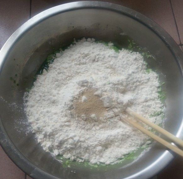 芹菜馒头步骤4