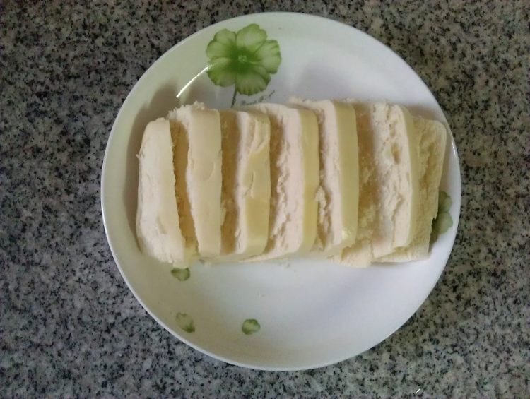 海苔味蛋煎馒头片步骤1