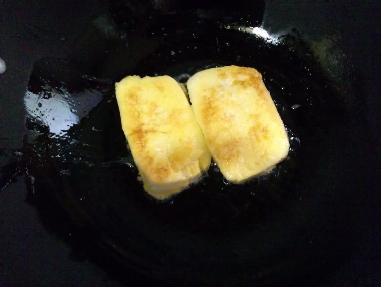 海苔味蛋煎馒头片步骤5