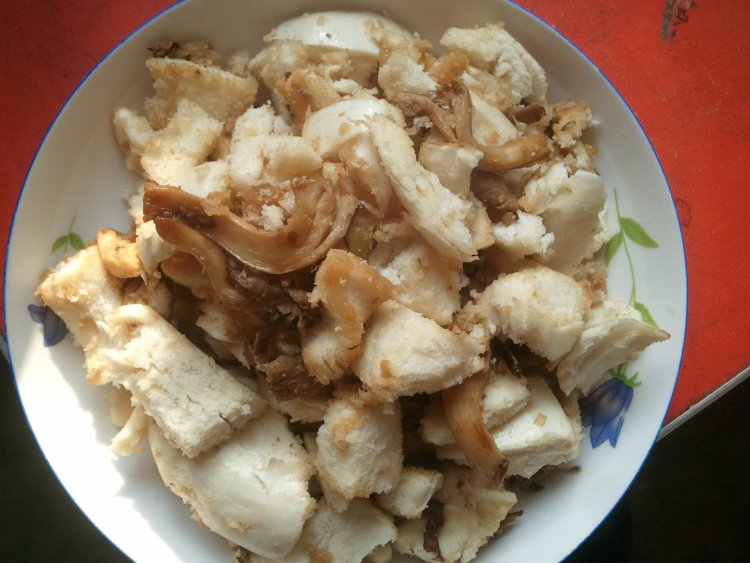 蘑菇闷馒头步骤8