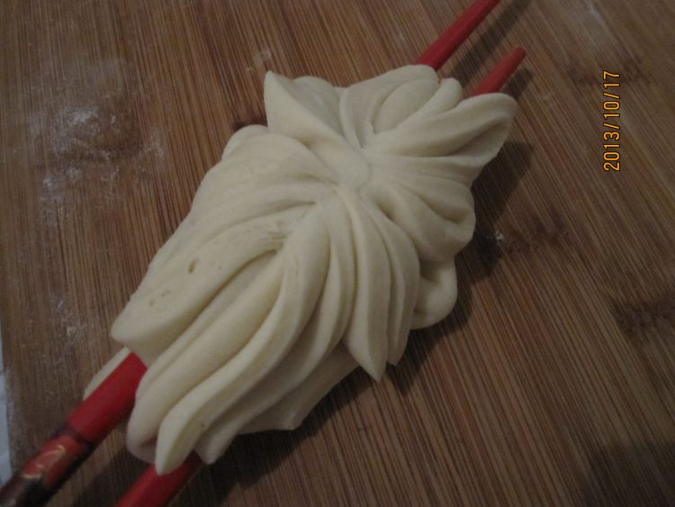 莲花馒头步骤10