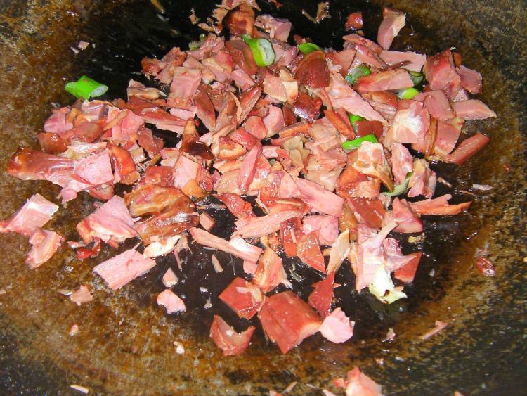 菠萝鸡腿肉炒馒头步骤8