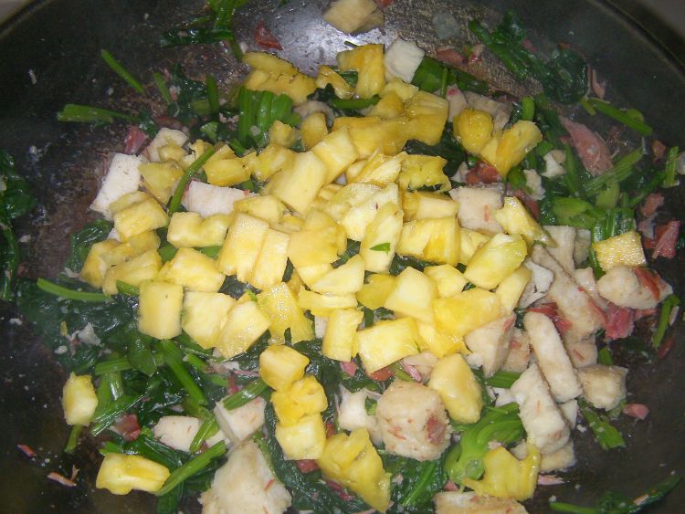 菠萝鸡腿肉炒馒头步骤12