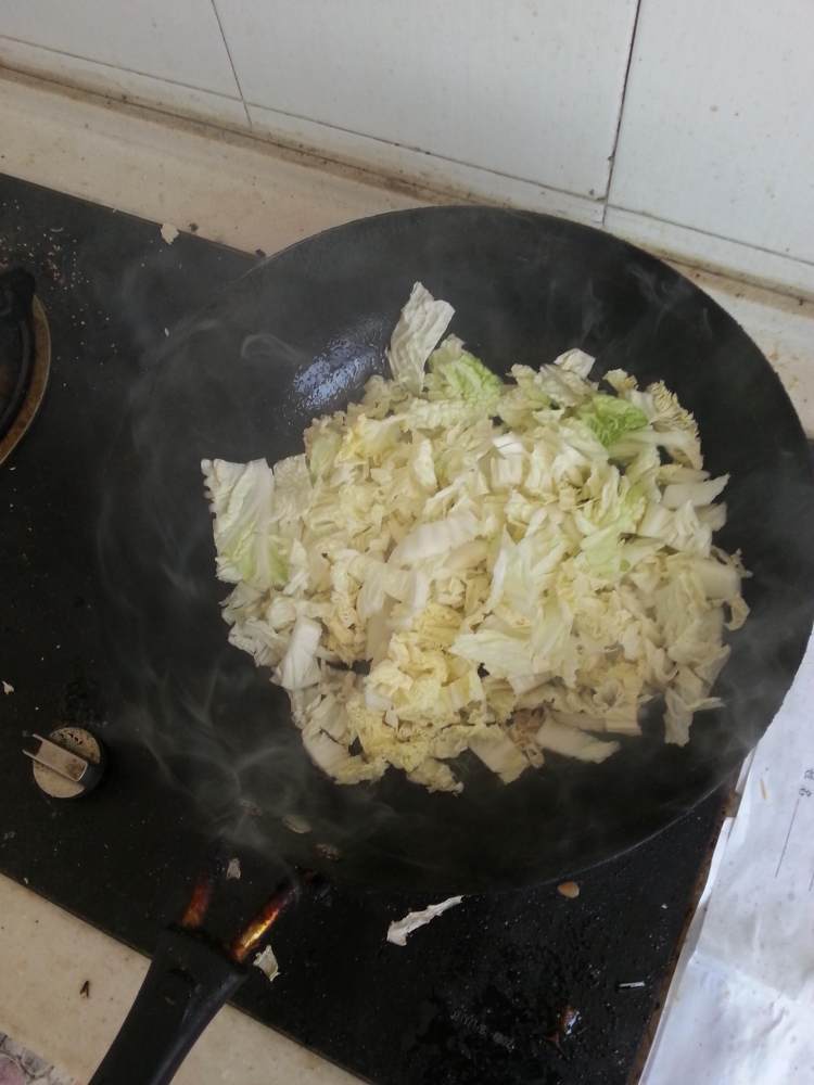 白菜炒馒头块步骤4