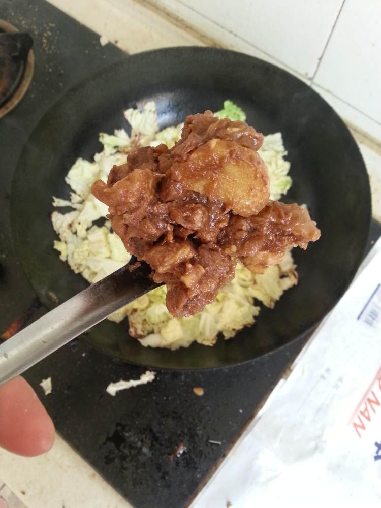 白菜炒馒头块步骤5